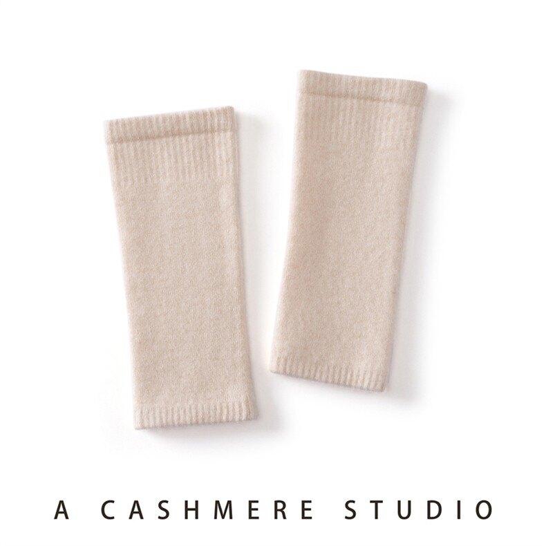 2025舒适百搭简约秋冬新款保暖软糯护小腿，袜子，臻歆羊绒