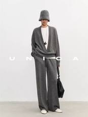 2025年秋季时尚百搭通勤休闲V领，女装针织衫/毛衣，初韵羊绒