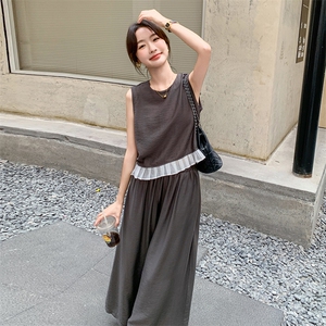 灰色无袖背心上衣套装夏季女2025新款时尚松弛感休闲阔腿裤两件套图片
