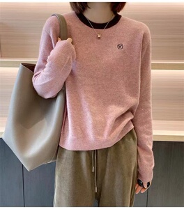 时尚百搭拼色刺绣圆领针织衫女春秋宽松毛衣撞色羊毛打底衫图片