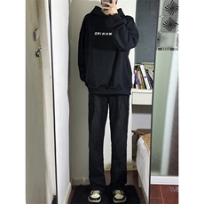 黑色