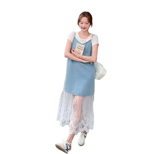 时尚淡人浅蓝色其他甜美清新2025蕾丝拼接女装潮流夏季牛仔吊带裙图片