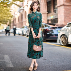 改良版旗袍新款2025新款金丝绒提花奢华优雅气质妈妈连衣裙春秋装，女装汉服/婚纱/旗袍/礼服，水衣源