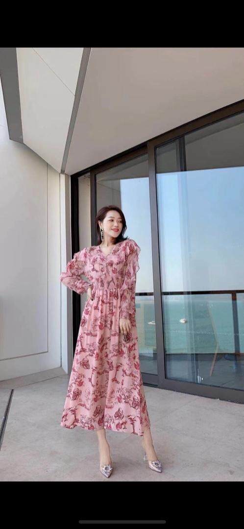 春季碎花连衣裙，女装连衣裙，蓝芝衣秀