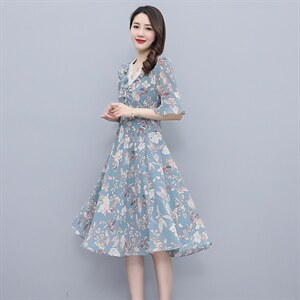 现货秒发碎花连衣裙夏天2023年新款v领荷叶边气质女神范雪纺裙子图片