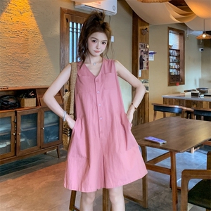减龄休闲粉色无袖背心连体裤女夏2025新款小个子连衣短款今年流行图片
