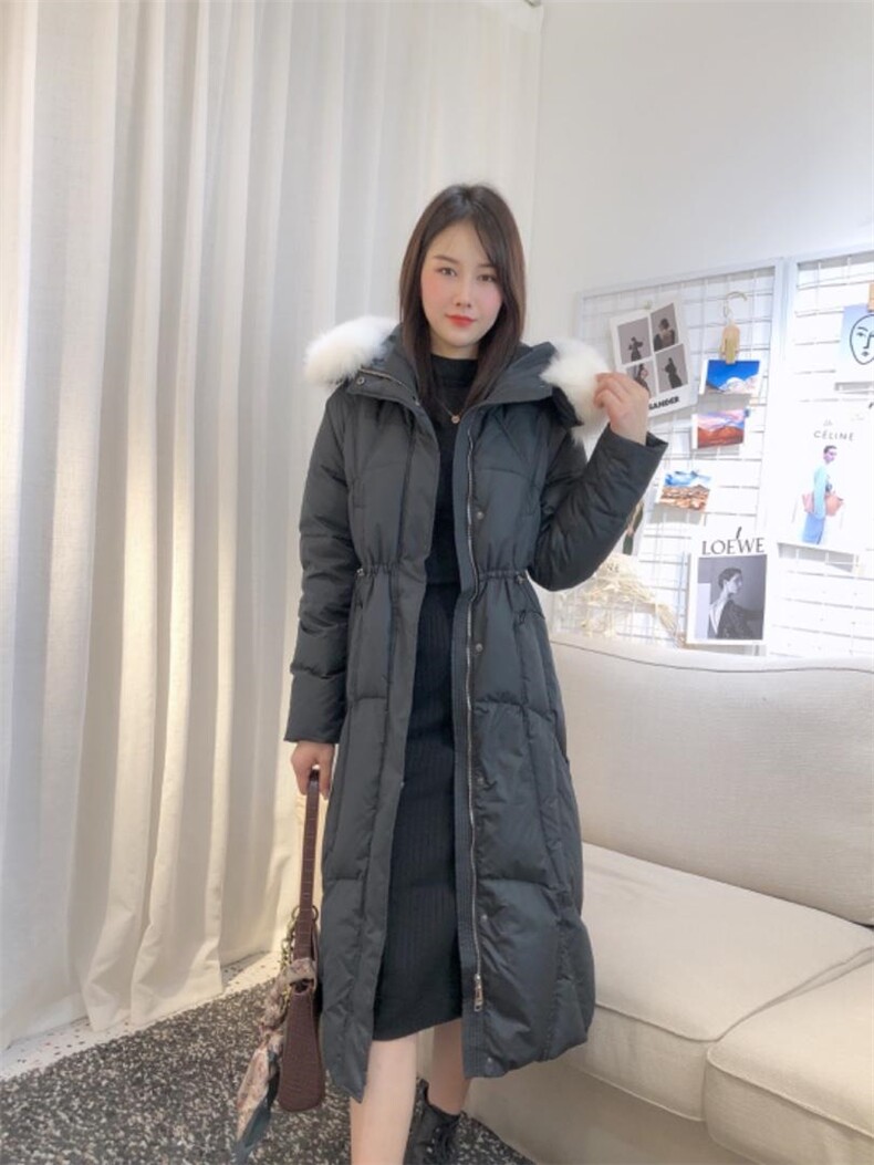 DINOBIENS/冬季显瘦超大毛领羽绒服，女装羽绒服，迪诺比亚