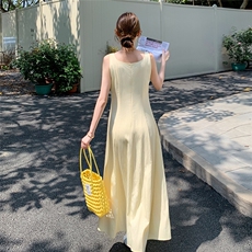 法式方领吊带连衣裙女夏季2025新款气质裙子正式场合高级感长裙潮，女装连衣裙，红龙果
