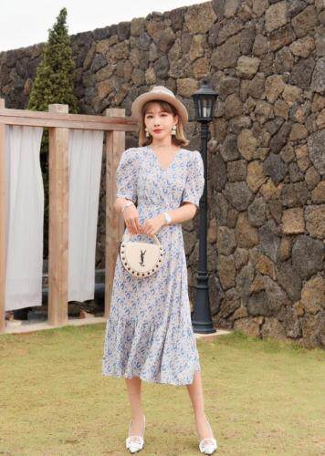 夏季法式小碎花连衣裙，女装连衣裙，蜜雪·薇琪