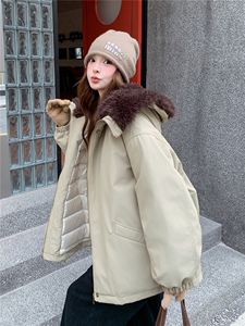 巨好看羊羔毛拼接派克羽绒服女2025冬新款设计感时尚羽绒绒外套图片