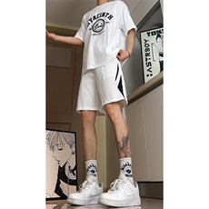 白色