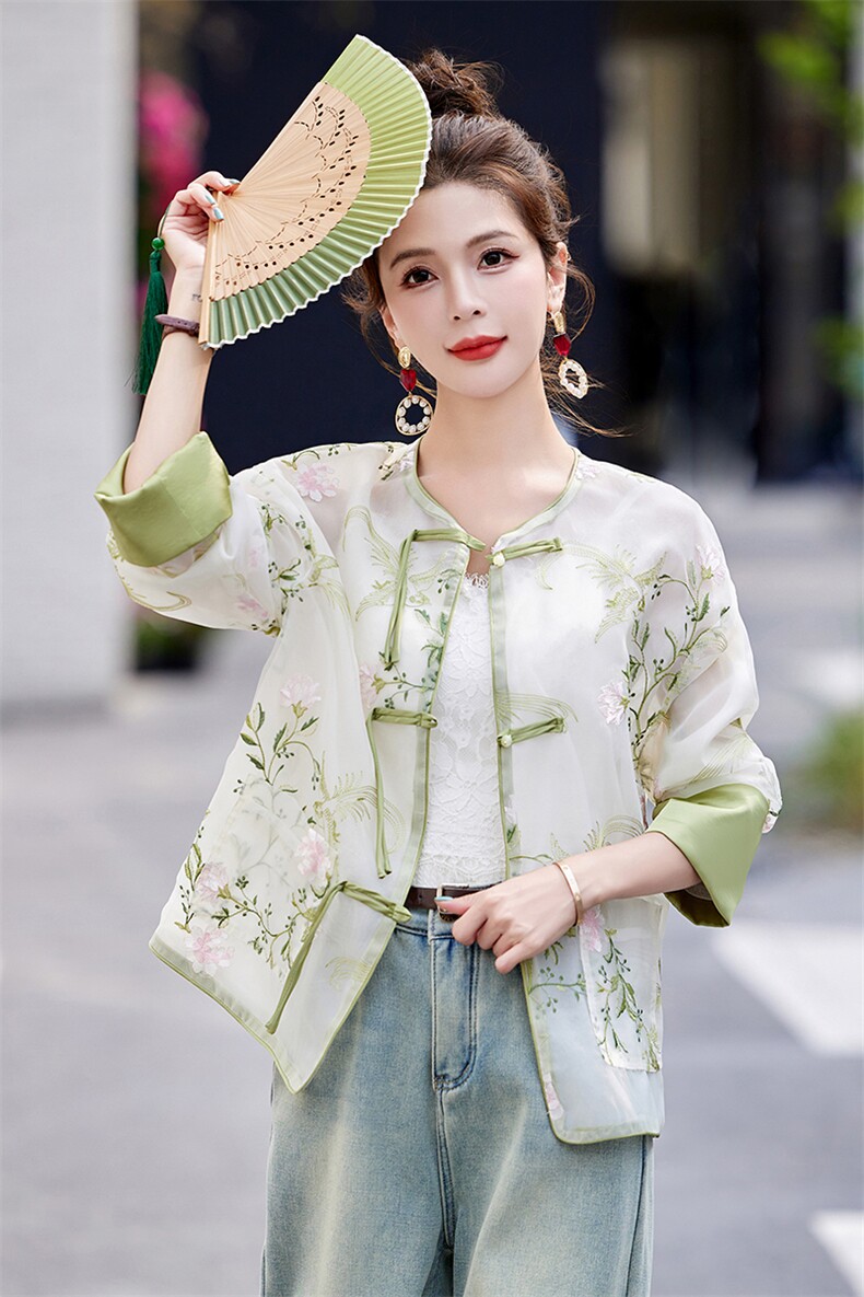 轻奢女装新中式国风盘扣绣花上衣薄款防晒衣优雅时尚清爽短款外套,女装短外套,众宇琦
