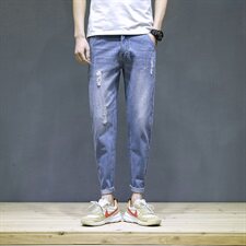 浅蓝色