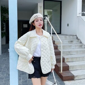 菱形格纹羽绒服图片