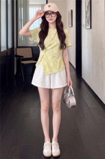 欧韩时尚潮流套装女夏新款圆领印花侧开叉短袖上衣蕾丝短裤两件套，女装套装/套裙，江南