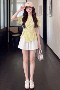欧韩时尚潮流套装女夏新款圆领印花侧开叉短袖上衣蕾丝短裤两件套图片