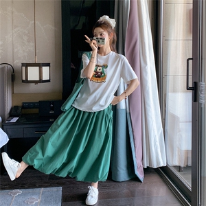 白色卡通短袖绿色半身裙两件套女夏季超火韩系休闲减龄巨好看套装图片