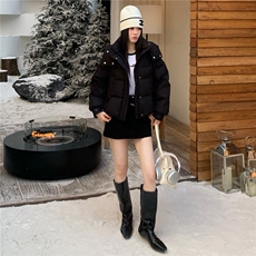 90%白鸭绒2025年冬季有帽可拆短款保暖休闲风厚款羽绒服，女装羽绒服，布依丽人