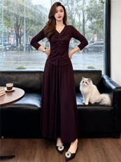 时尚气质减龄运动套装裙女春新款褶皱收腰V领上衣半身长裙两件套，女装套装/套裙，江南