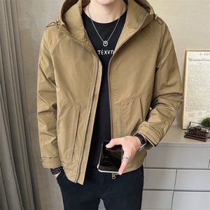2308 P105 秋连帽夹克冲风衣男士贴标小外套图片
