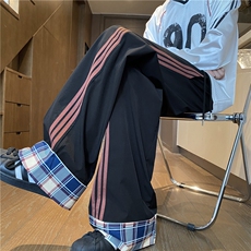 黑色