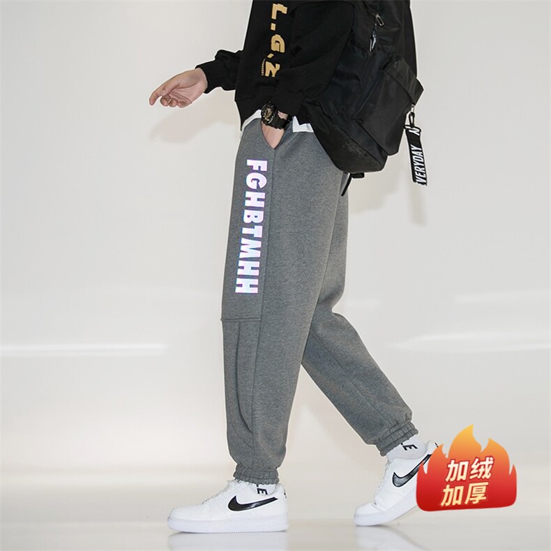 男秋冬针织时尚卫裤宽松运动休闲长裤反光印花运动裤加绒加厚束脚，男装休闲裤，电商A011（原4039）