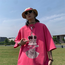 玫红色