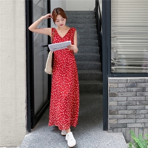 红色碎花无袖连衣裙女夏2025新款度假风绝美温柔风法式爆款长裙图片