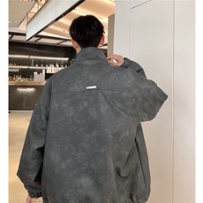黑灰色