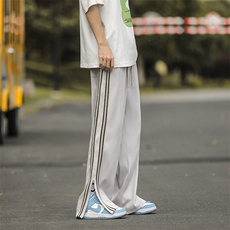 灰色