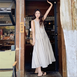 复古碎花绝美法式连衣裙2025新款女初夏小香风超好看高级感背心裙图片