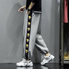 2021春秋款灰墙灰色宽松休闲印花秋季九分裤A061-K708-P50，男装休闲裤，电商A061