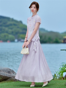 2026年夏季女高级感新中式刺绣花色套裙图片
