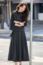 红色小香风氛围感减龄套装女2026春季新款马甲打底衫半身裙三件套，女装套装/套裙，意芙