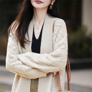 老钱风V领麻花纹针织开衫女2025新款100纯羊毛宽松毛衣外套慵懒风图片