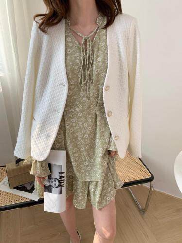 TWTIUWOO-21春季新品V领气质外套，女装，她物