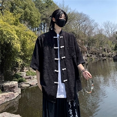 黑色