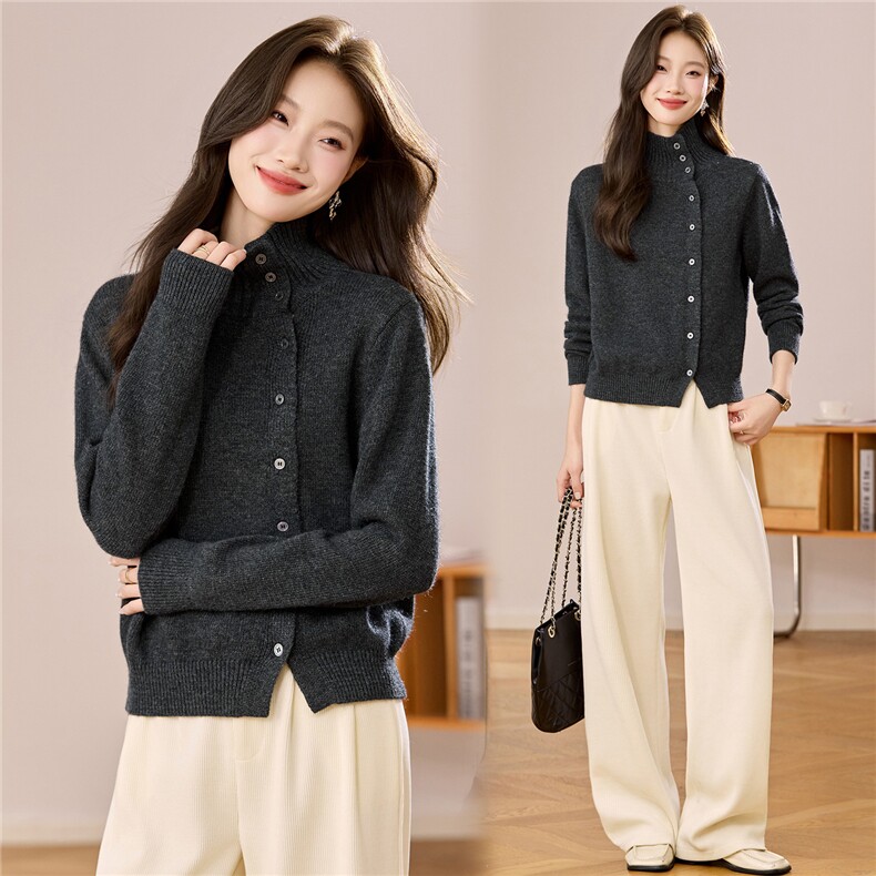 慵懒风高领纽扣针织开衫女灰色薄毛衣外套设计感上衣秋冬2025新款，女装羊毛衫，艾米