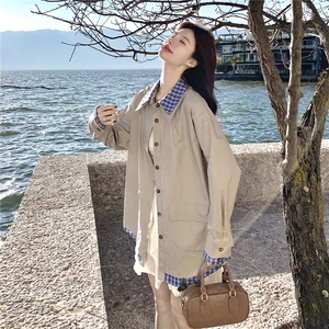 韩系格子拼接卡其色翻领衬衫外套女2026春秋新款宽松休闲工装夹克图片