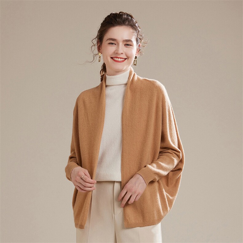 云柔软糯配羊绒大衣的洋气2024新款高领毛衣女内搭修身针织打底衫,饰品披肩,镁纯羊绒