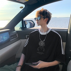 黑色