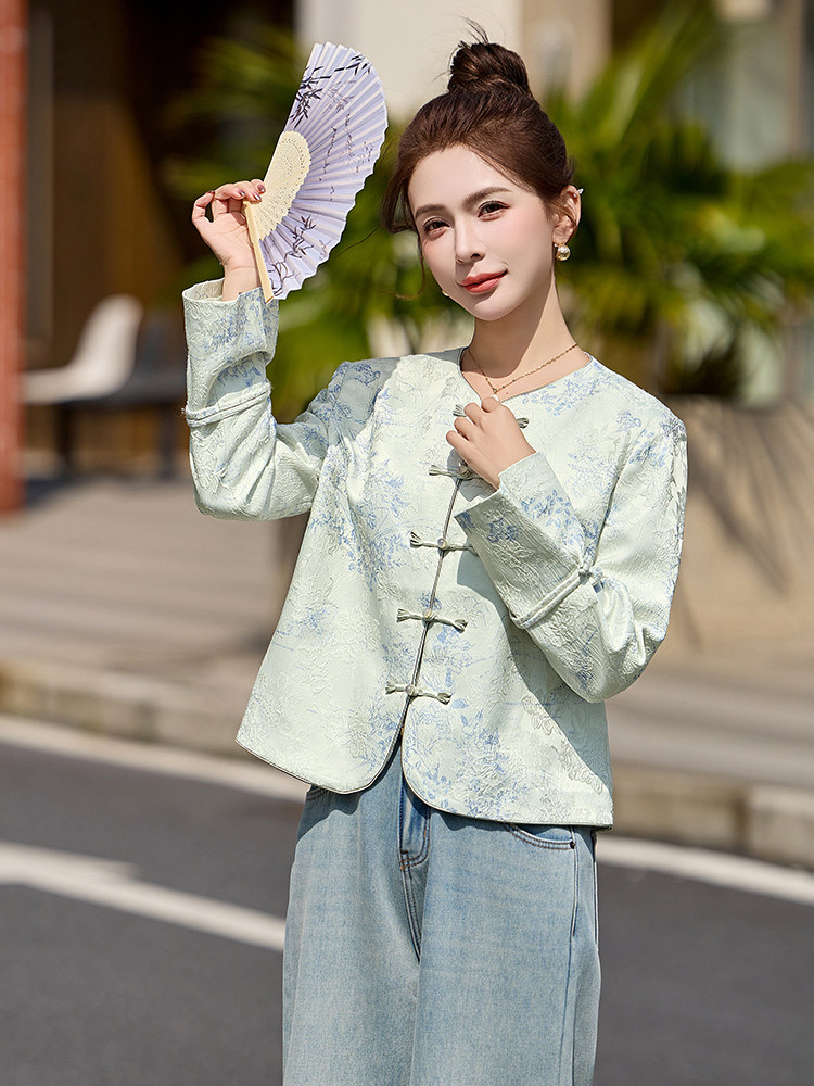 2025年春季新中式G风短款提花宽松外套女,女装短外套,依万里