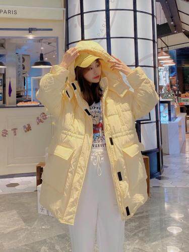 秋冬韩版时尚羽绒服90%白鸭绒，女装羽绒服，芭莉主角