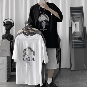 T108 P23 短句风 加大码休闲宽松港风学生青年情侣太空员印花T恤图片