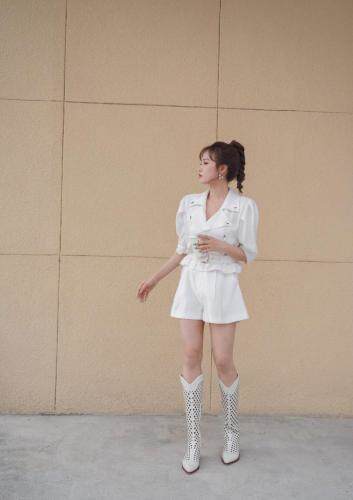 丝毛面料，轻薄的高级挺括感……，女装，GN