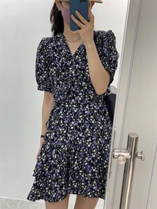 韩版收腰款碎花裙图片