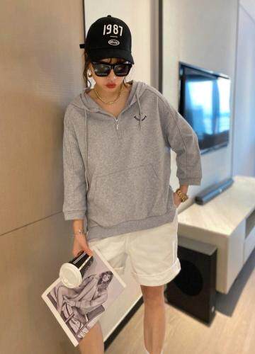 【现货】夏季新款针织连帽半拉链时尚刺绣圆领七分袖卫衣，女装卫衣/绒衫，微迪菲