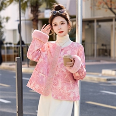 2025年潮冬季真狐狸毛重工刺绣钉珠短款新中式羽绒服新款，女装羽绒服，伊仟回