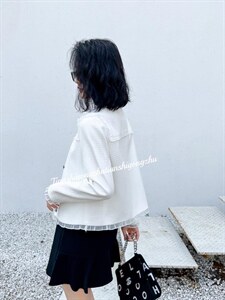 木耳边圆领外套图片