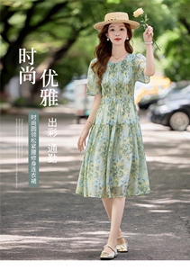2025年夏季夏季新款高级显瘦碎花收腰连衣裙图片